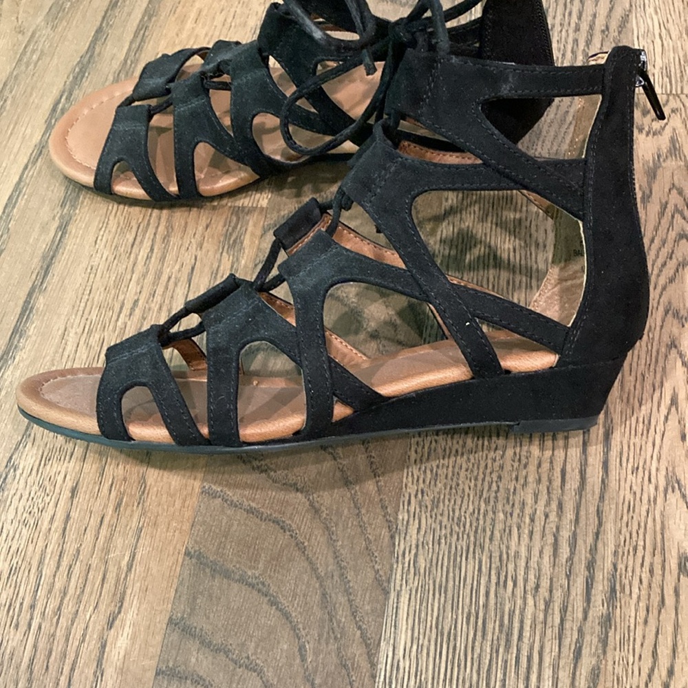 EUC Crown Vintage Gladiator Sandals - Picture 3 of 5